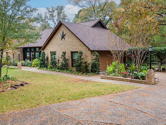 3rd image of 19847 Oakmeadow Cir
