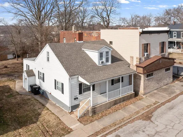 717 S Jackson St, Belleville, IL 62220