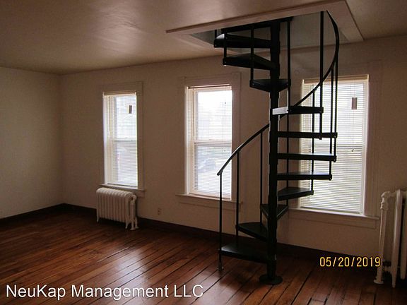 2nd image of 901 E Clarke St #A