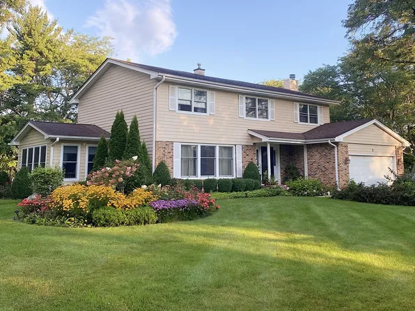 9 Aberdeen Rd, Hawthorn Woods, IL 60047