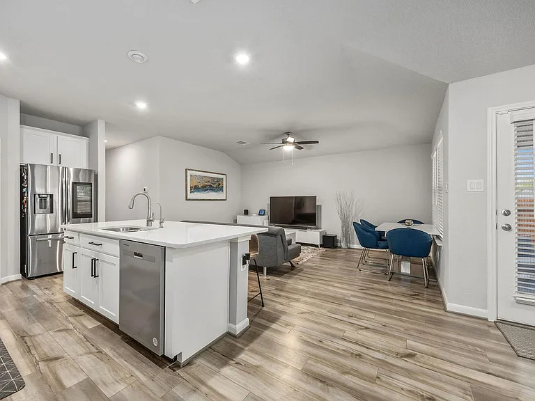 4521 Longhorn Crst — Photo 6