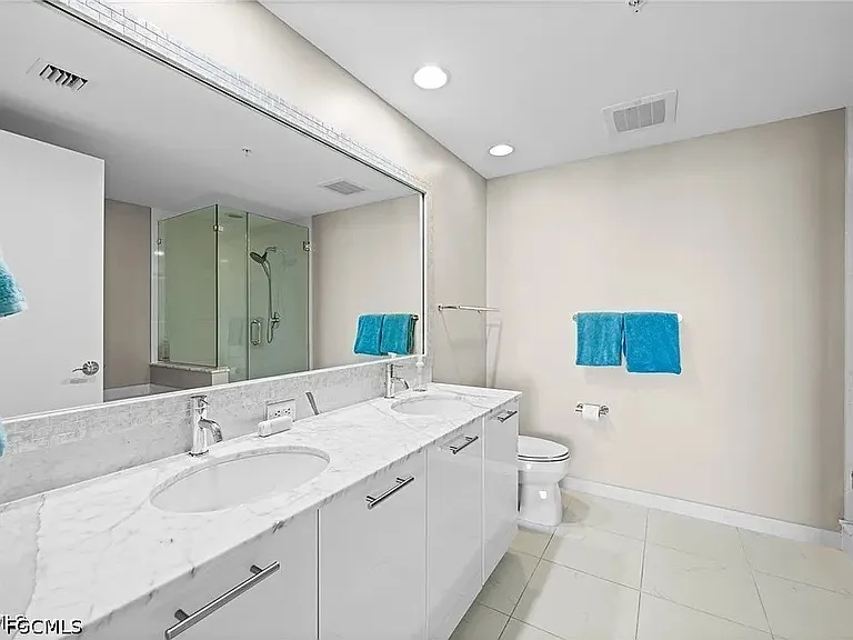 3000 Oasis Grand Blvd #2402 — Photo 11