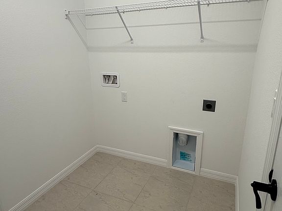 5th image of 72 Farmsworth Dr #B
