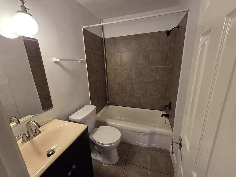 1410 Roberts Ave #A — Photo 5