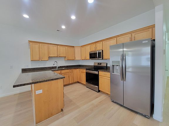 3rd image of 1378 W Stone Meadow Dr