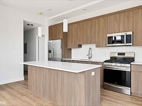 2nd image of 3204 N Lawndale Ave #404
