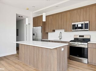 3207 N Lawndale Ave #401, Chicago, IL 60618