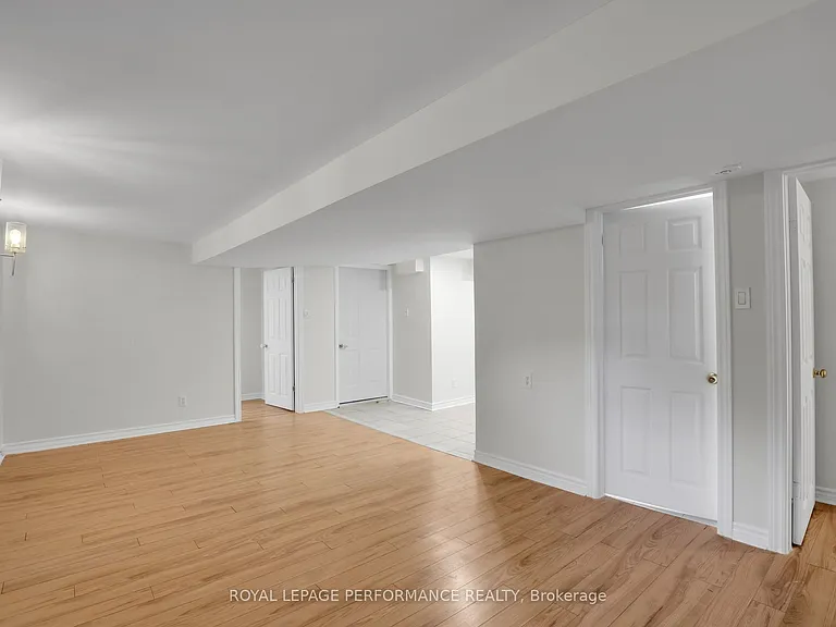 940 Brant St #LOWER — Photo 10