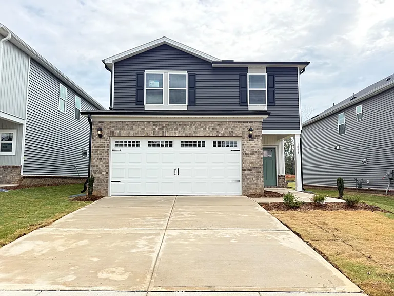 1008 Saint Lawrence Dr — Photo 1