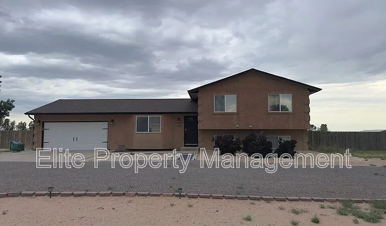 1150 S Los Charros Dr — Photo 1