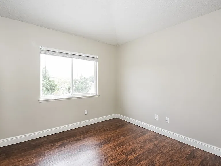 1405 Timberbend Cir — Photo 14