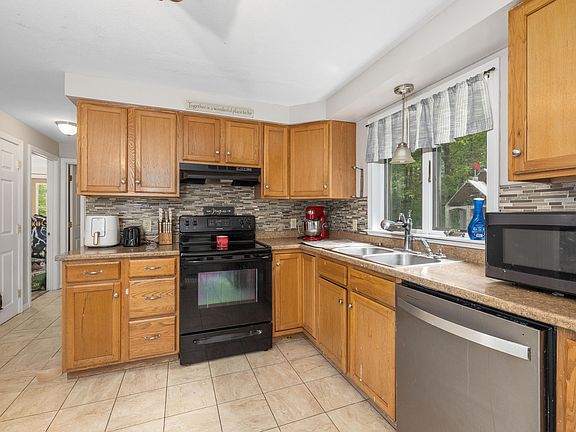 3rd image of 24 Ashmont Street