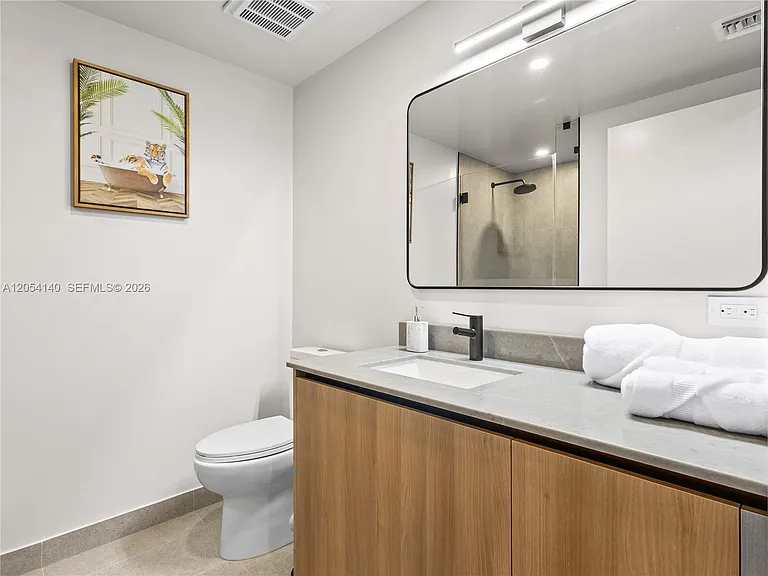121 NE 5th St #901B — Photo 9