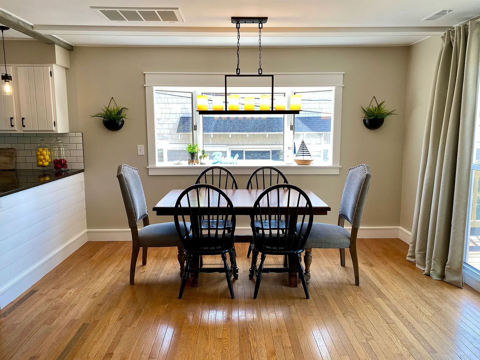 2 bed, 1272 sqft, $2,200 — Photo 3