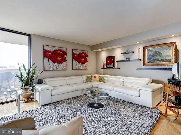 1101 S Arlington Ridge Rd APT 913, Arlington, VA 22202