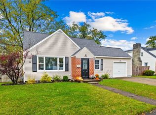 1218 Greenview Dr, Utica, NY 13501