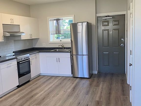 3rd image of 211 Kellog St #201