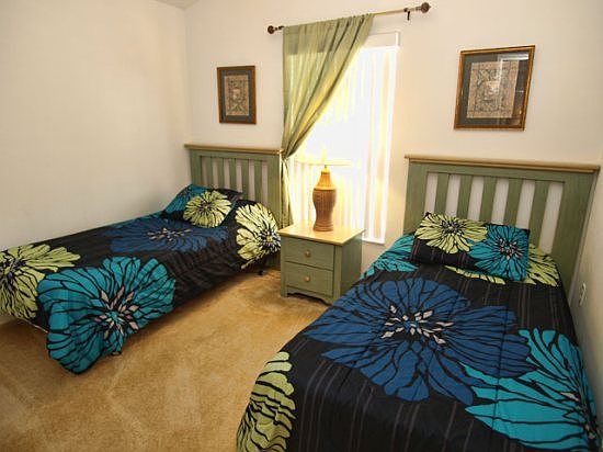 TM4P244-Twin-Bedroom