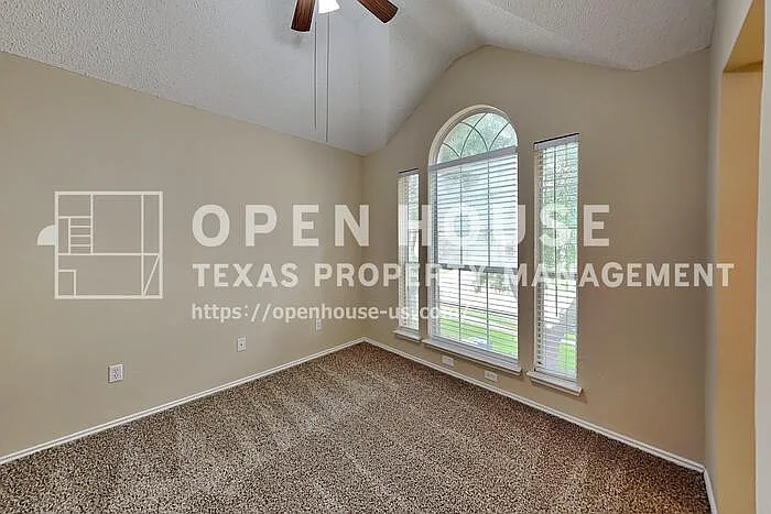 2317 Norwich St — Photo 14
