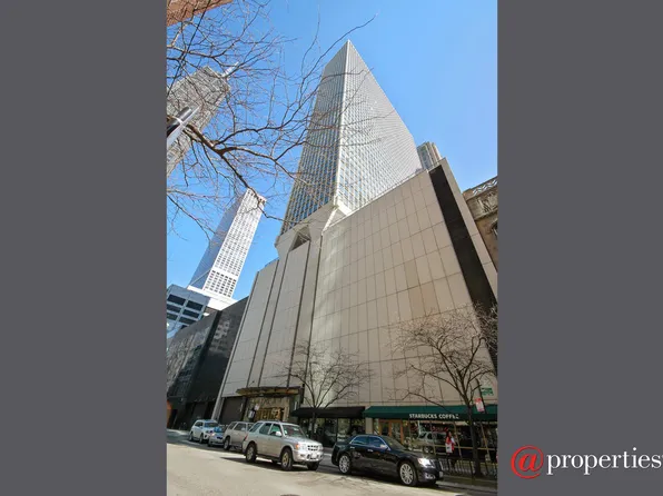111 E Chestnut St #5000G, Chicago, IL 60611