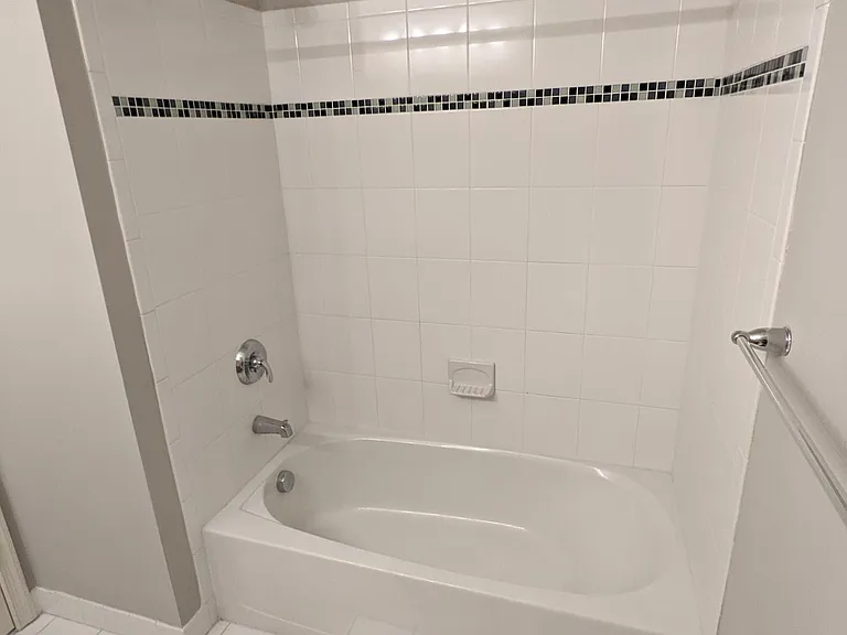 105 Conover Ter — Photo 11