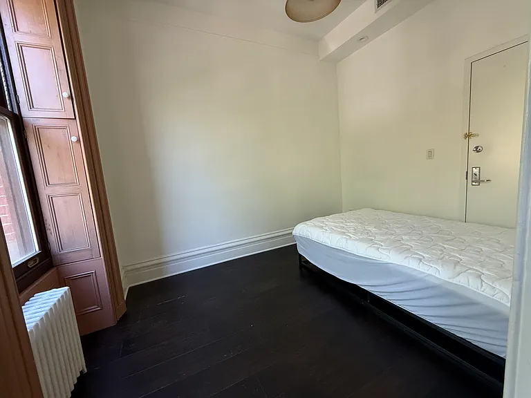 104 Kent St #2F — Photo 5