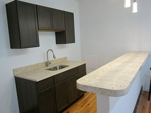 2nd image of 131 Montrose Ave #6