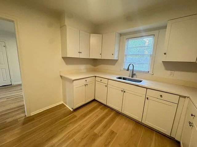 2846 Walker St — Photo 5