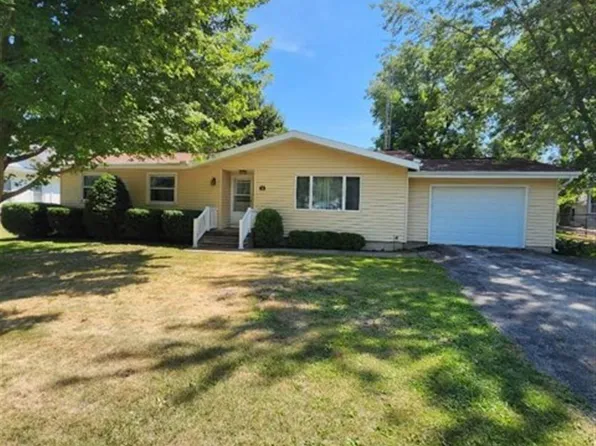 419 S State Highway 94, Stronghurst, IL 61480