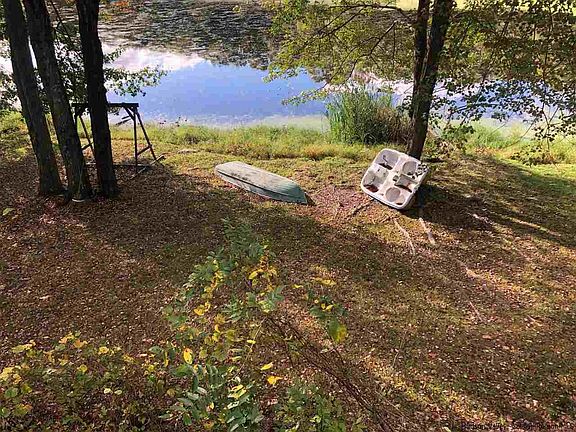 4th image of 353 Lake Vue Dr
