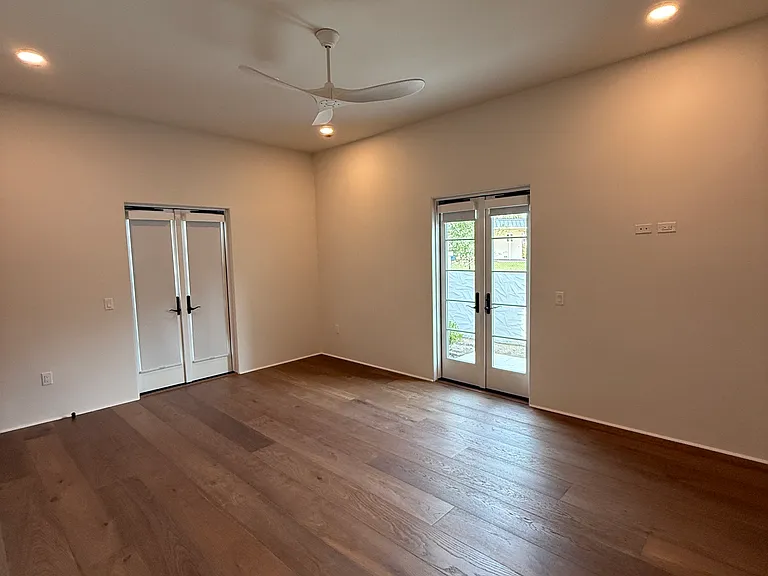301 W Comstock Ave #2 — Photo 13