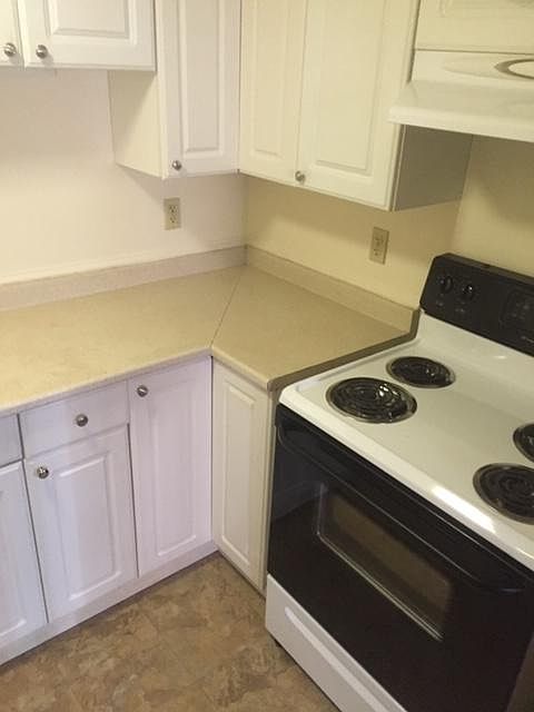 2nd image of 6 Weir St APT 11