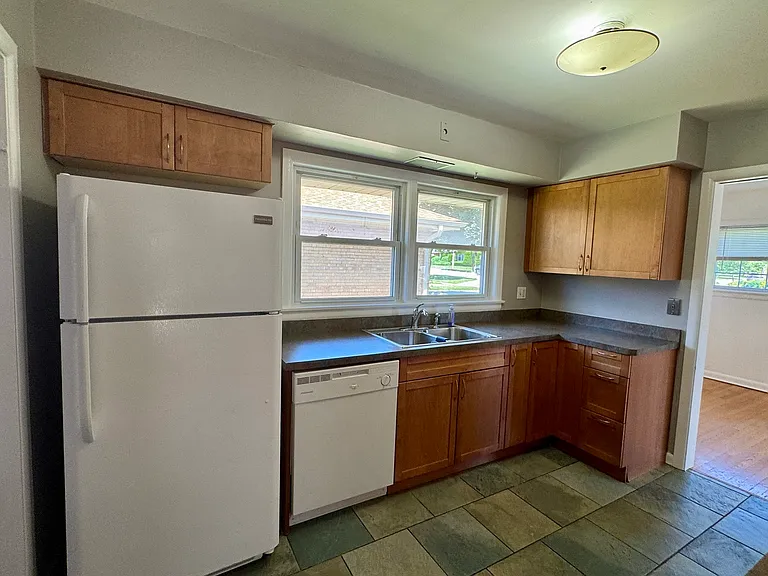 912 N Greenwood Ave — Photo 7