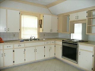 2nd image of 1340 S Wichita St