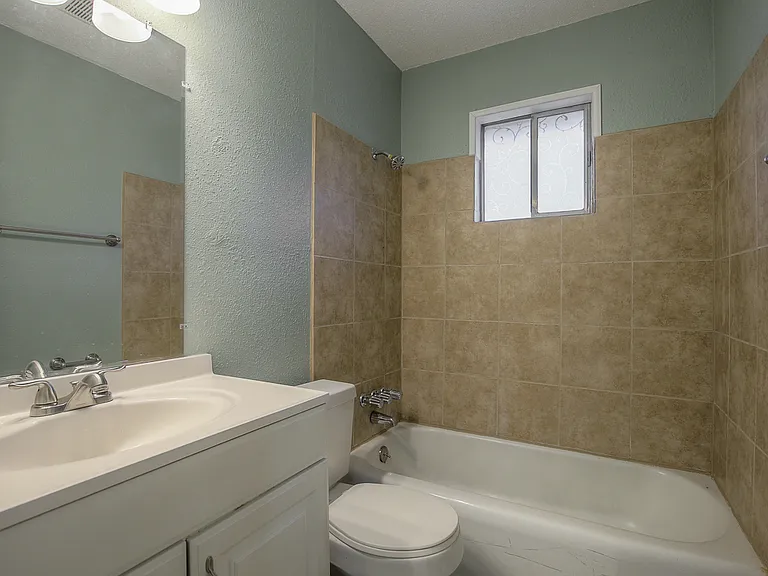 510 NE Corder St #B — Photo 14