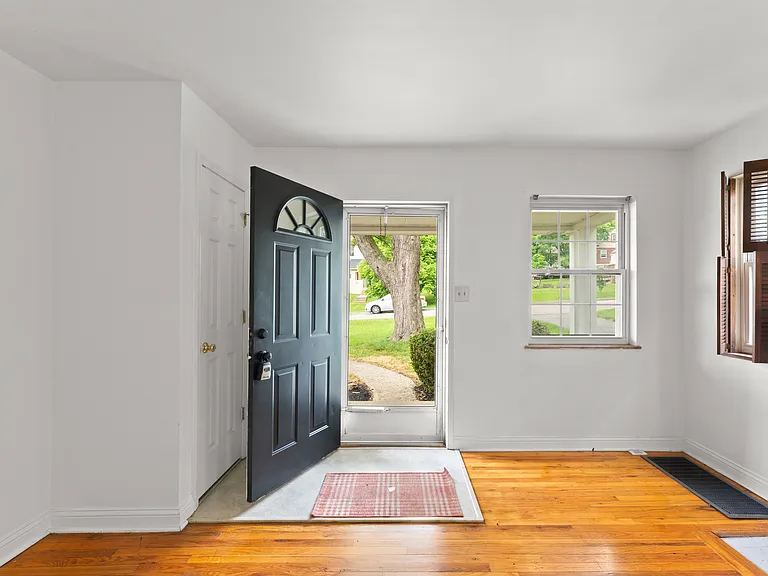 7214 Osceola Dr — Photo 2
