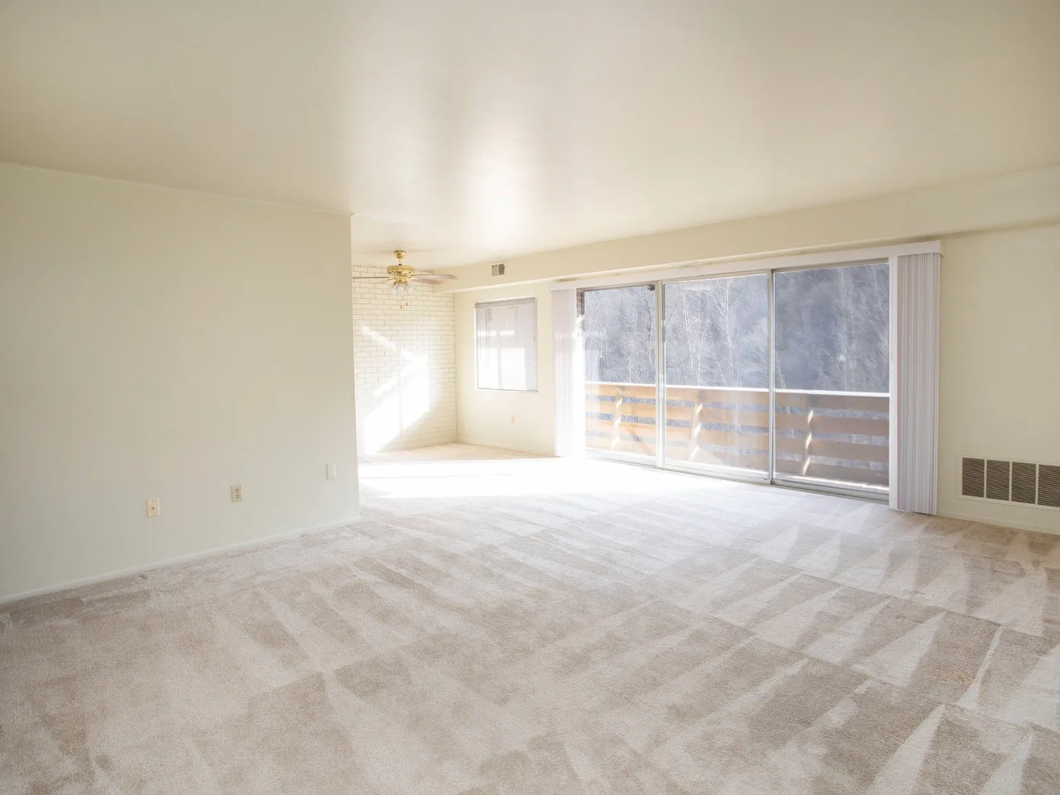 Green Acres Apartments — Photo 4