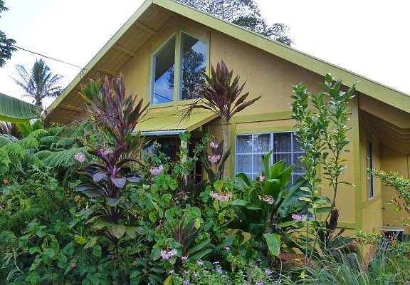 2nd image of 16-2044 Anthurium Dr