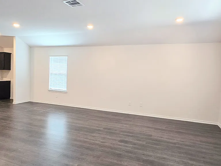 2121 Basil Ave — Photo 9