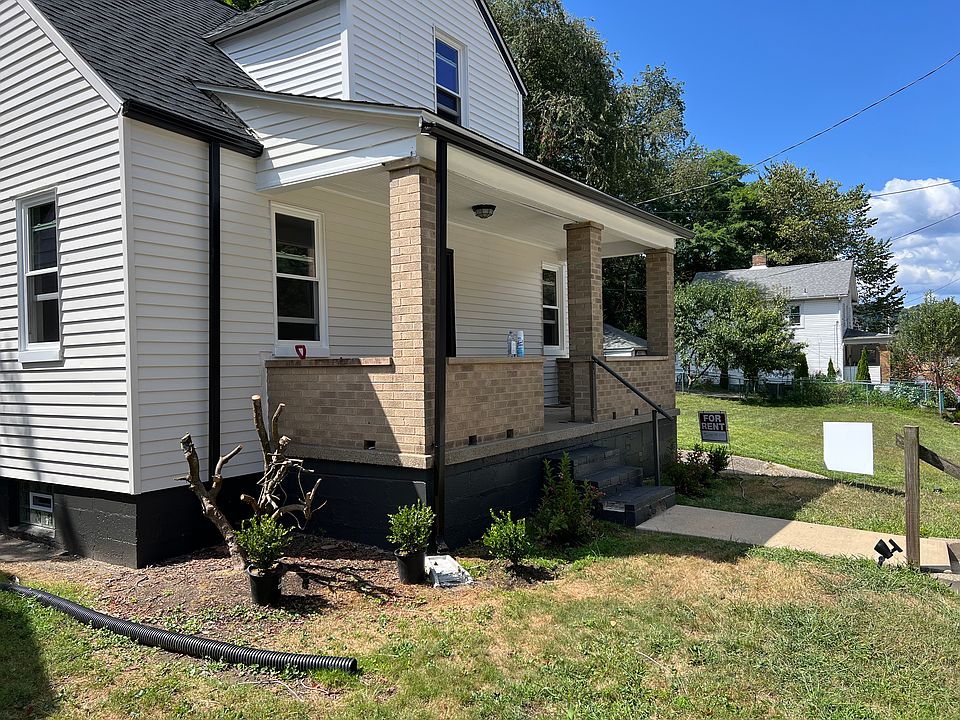 2nd image of 964 Hazel Ave
