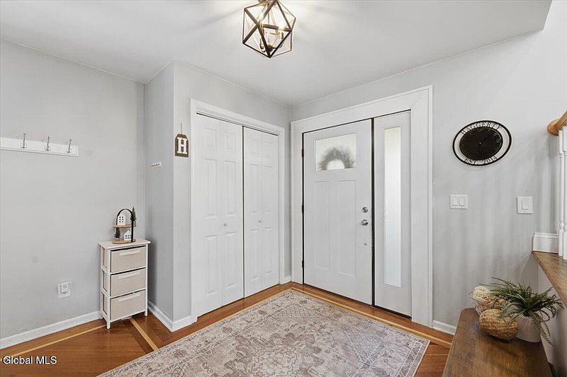 3rd image of 403 Ridgehill Road