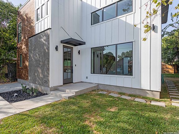 2nd image of 215 DOUGLAS WAY ST