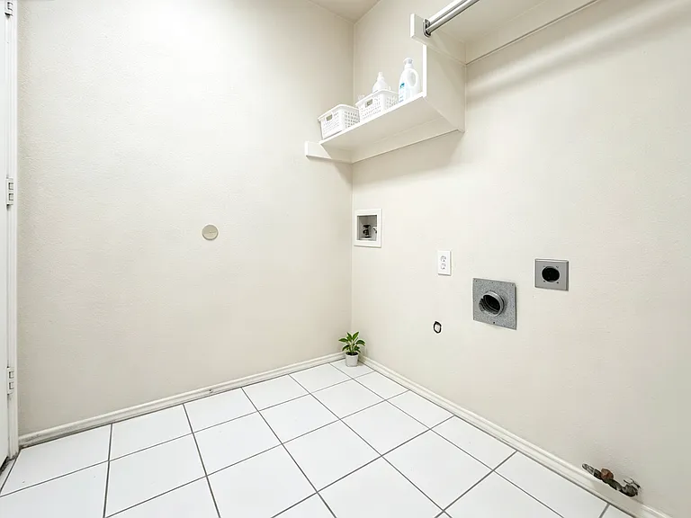 2829 Dunbar Dr — Photo 6