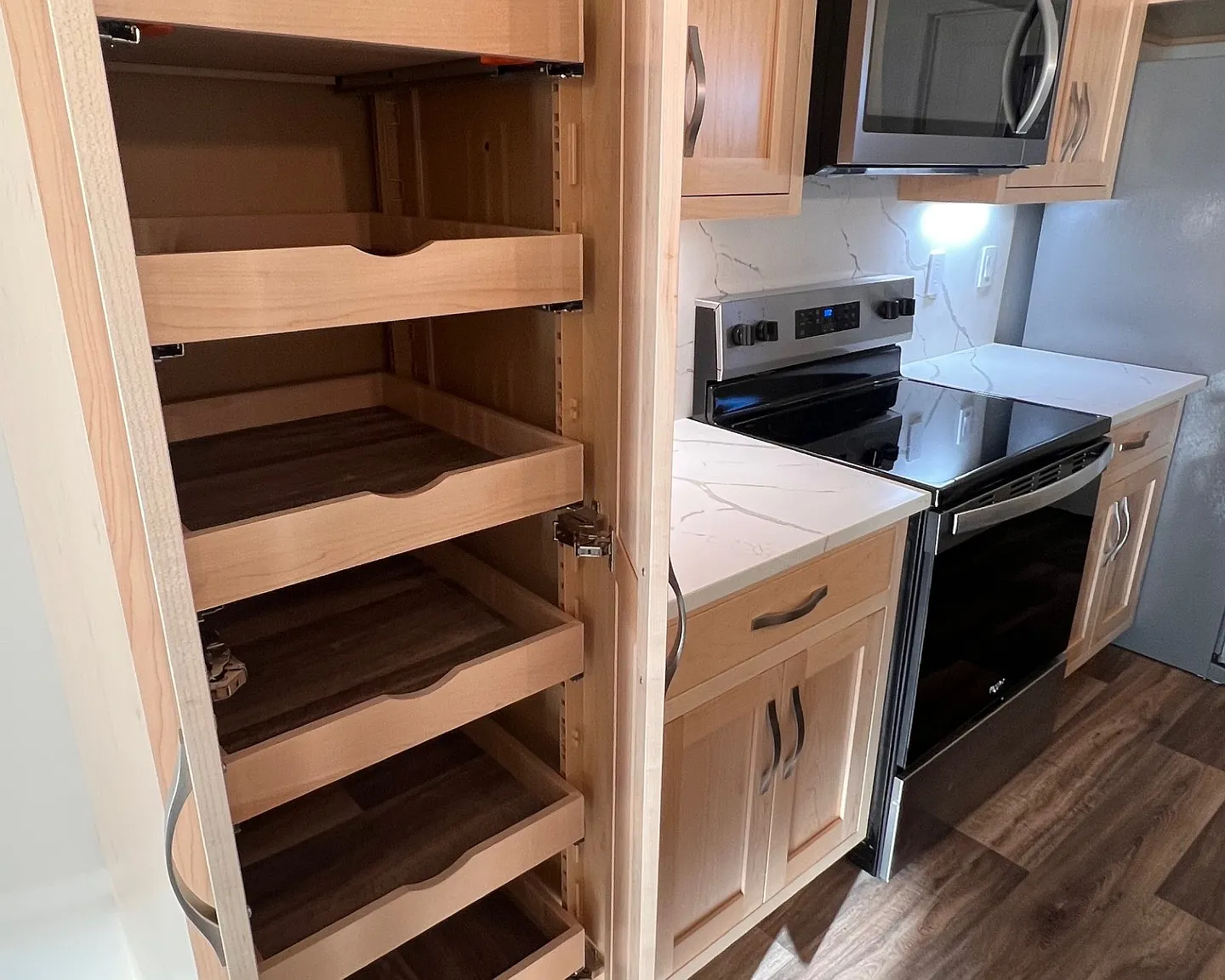 2 bed, 1000 sqft, $1,990 — Photo 4