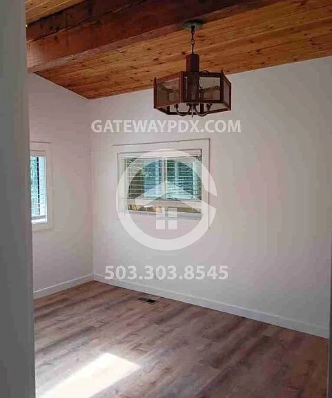 660 Monmouth St — Photo 12