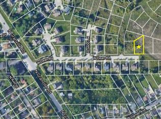 9818 W Dean Rd, Milwaukee, WI 53224