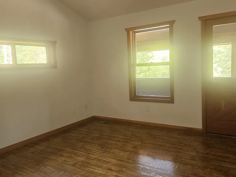 715 Bakken Rd — Photo 15