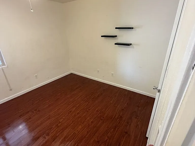 1336 E Mountain View Rd #105 — Photo 9