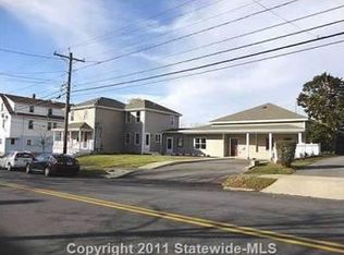 2 Bay View Ave, Bristol, RI 02809