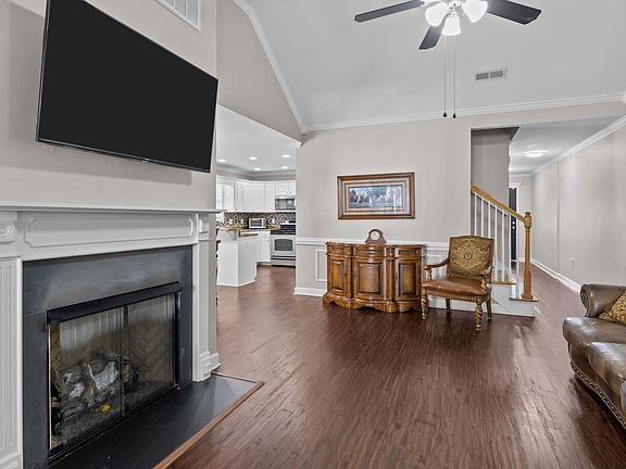 5th image of 120 Middleton Park Ln